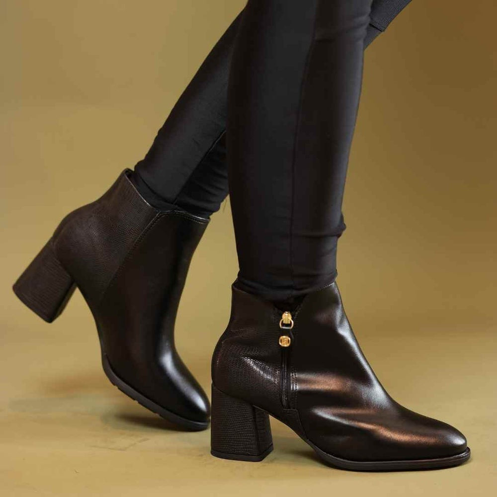 Bota de Couro Feminina Cano Curto - Moderi