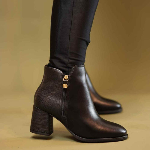 Bota de Couro Feminina Cano Curto - Moderi